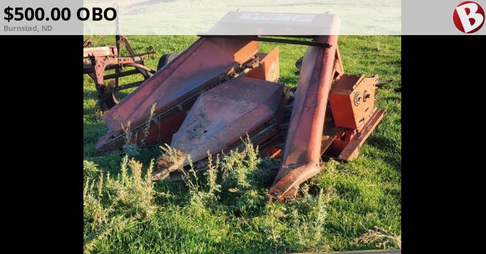 Corn head off of Gehl CB600 forage harvester. Bought a forage harvester ...