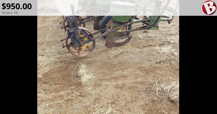 John Deere 4 Row Corn Planter For Food Plot Everything Seems To Be There Onaka Sd 3639